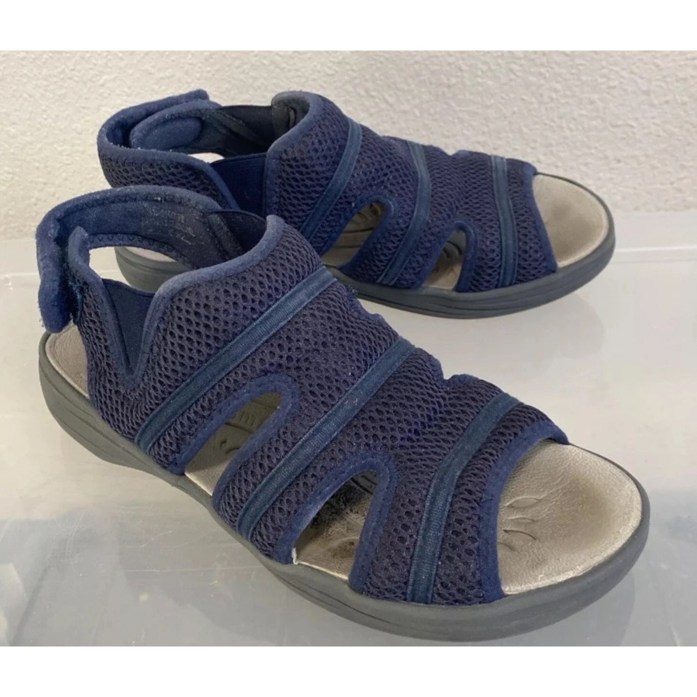 Easy Street Happy SoLite Women Sandal Navy Strappy Size 9 Walk Hiking Gorpcore